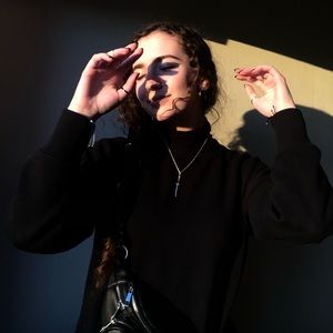 Meet your Posher, Kaya